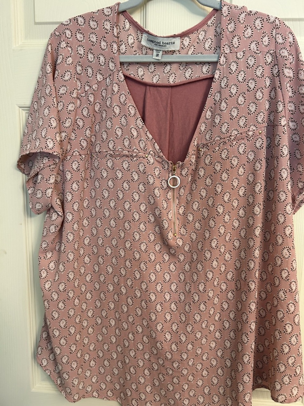 Tempted Hearts 3x Dusty Pink Printed V-Neck Zip Front Blouse